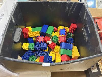 BOX OF LEGO BRICKS