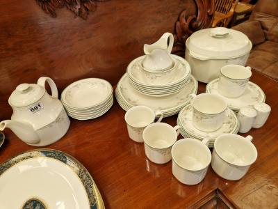 ROYAL DOULTON CAPRICE DINNER SET