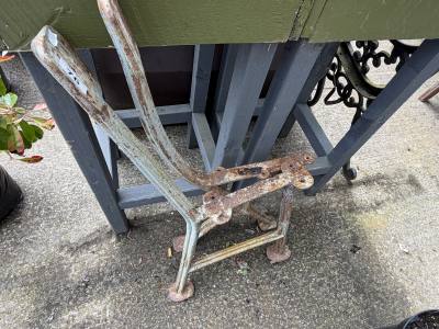 CAST SEAT ENDS