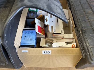 BOX OF LIGHT BULBS