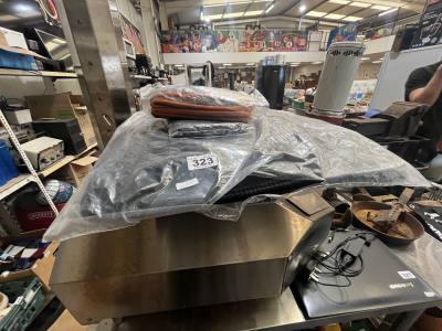 LOT OF CAR MATS + CLOTHS