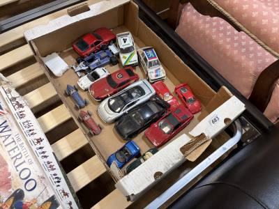 BOX OF COLLECTORS CARS