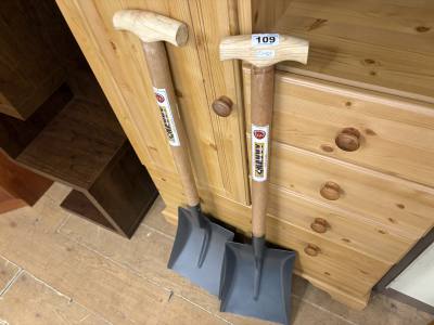 2 X SHOVELS