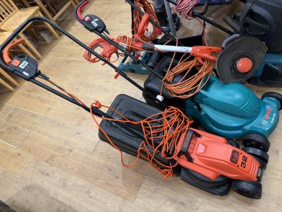BLACK + DECKER ELECTRIC MOWER (USED ONCE)