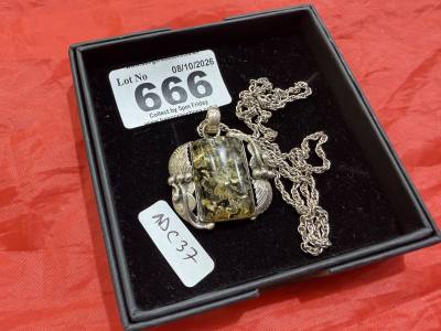SILVER CHAIN + PENDANT