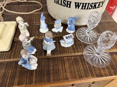 LOT OF FIGURES + CANDLEHOLDERS  