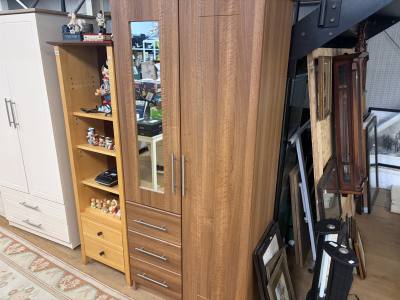 LAMINATE WARDROBE