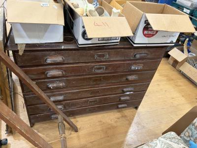 ARTCHITECHS CHEST 