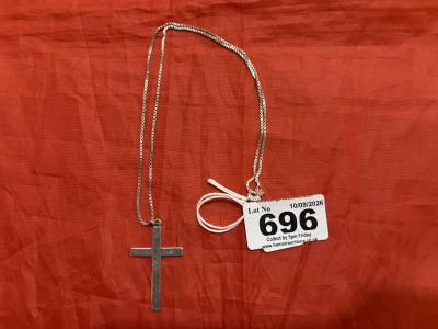 SILVER CHAIN + CROSS PENDANT