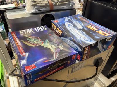 2 X STAR TREK MODELS