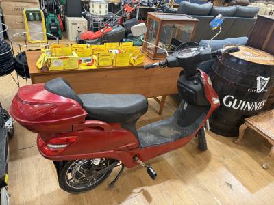 ELECTRIC BIKE + KEY (NEEDS BATTERY)