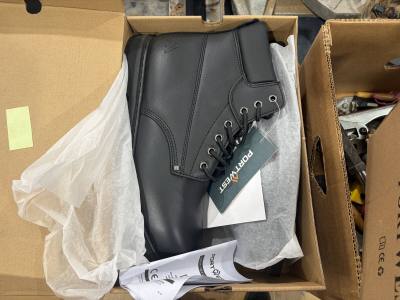 (SIZE 11) WORK BOOTS