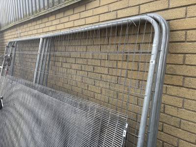 4 X METAL FENCES