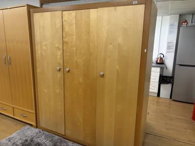 OAK + BEECH EFFECT TRIPLE WARDROBE