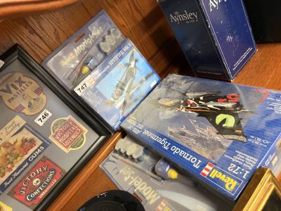 REVELL SPITFIRE + TORNADO