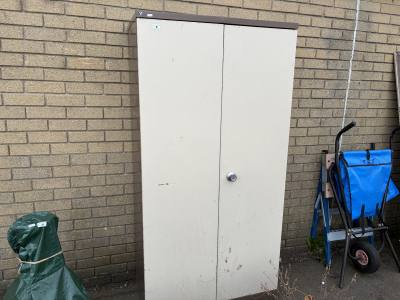 METAL OFFICE CABINET