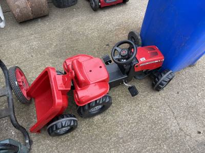 CHILDREN'S RIDE ON TRACTOR