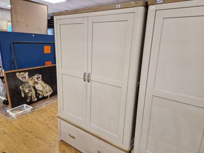 MODERN WARDROBE