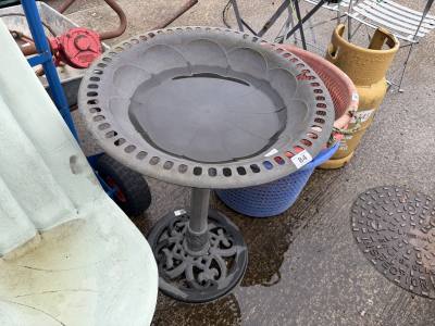PEDESTAL BIRD BATH