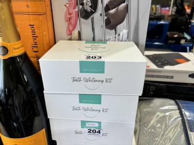 2 TEETH WHITENING KITS