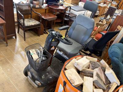 MOBILITY SCOOTER (FOR REPAIR)