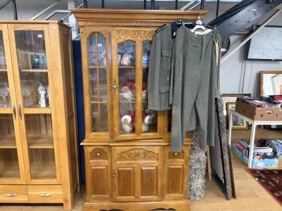 DISPLAY CABINET