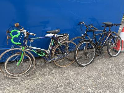 4 X BICYCLES