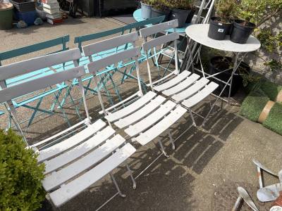 GARDEN TABLE + CHAIRS