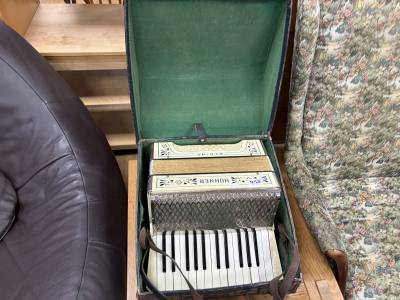 HOHNER ACCORDION