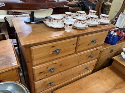 PINE DRAWER CHEST