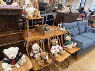 BLONDE ERCOL TABLE + 4 X CHAIRS
