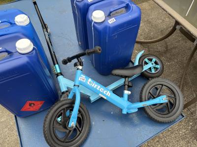 SCOOTER + PUSH BIKE 