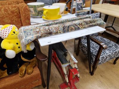 MODERN TABLE