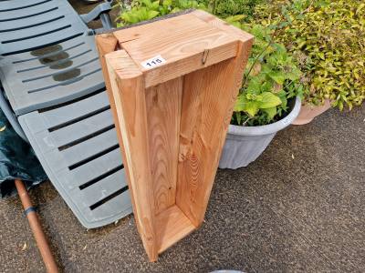 LARCH WINDOW BOX