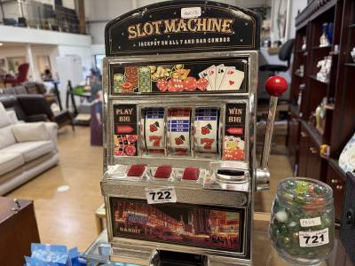 SLOT MACHINE MONEY BOX