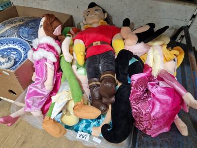 LOT OF DISNEY SOFT TOYS 