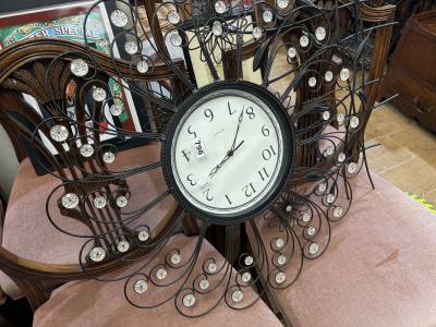 CLOCK + PLAQUE