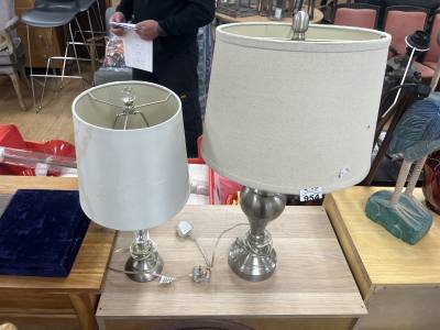 2 X LAMPS