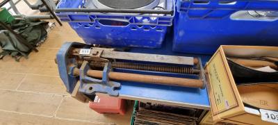 BENCH VICE