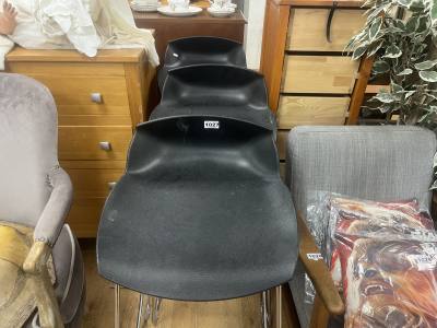3 X BAR STOOLS