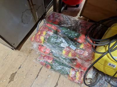 LOT OF ARTIFICIAL FLOWERS