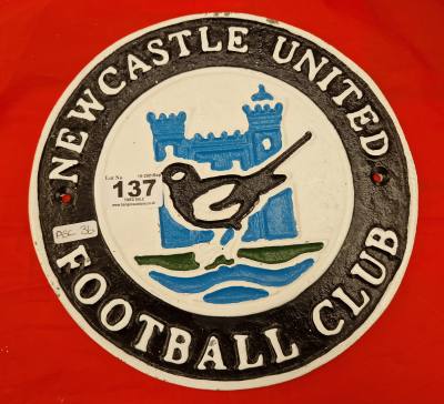 NEWCASTLE UTD SIGN
