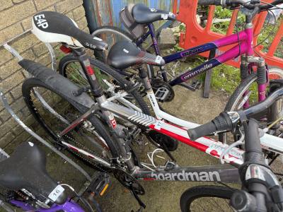 BOARDMAN RACING BIKE