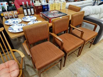 MID CENTURY DINING TABLE + 6 CHAIRS
