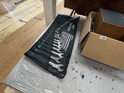 SET OF NEW WRENCHES