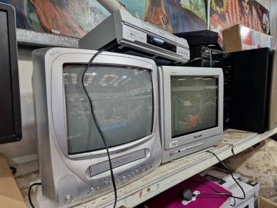 COMBI TV + TV + VHS PLAYER