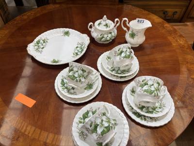 ROYAL ALBERT TRILLIUM TEA SET