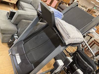 FLOW FITNESS TREADMILL