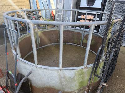 COW FEEDER