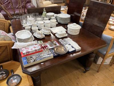 JOSEPH FITTER WIND OUT TABLE + 2 LEAVES